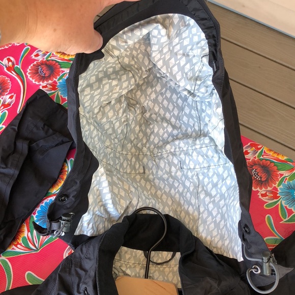 SOLD 🙌🏼 REI Hooded Raincoat Sz S - Picture 10 of 15